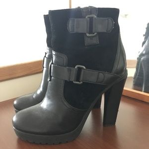 Black leather suede platform ankle boots size 6